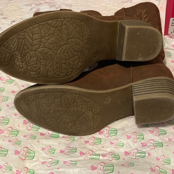 Brown Kids Cowboy Boots - Picture 6 of 8